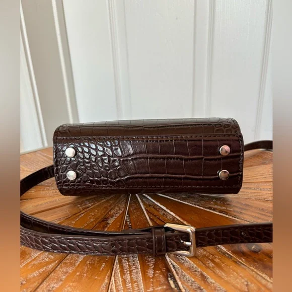 Used Zara Small Elegant Chocolate Brown Crocodile-Embossed Faux Leather Handbag - Picture 9 of 15